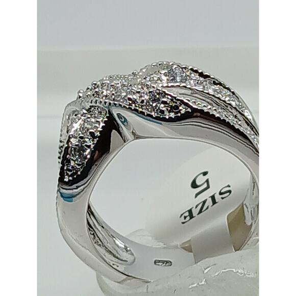 Elegant Vintage Jewelry Sterling Silver Cross-Over Simulated Diamond Ring Size 5 - Picture 6 of 12